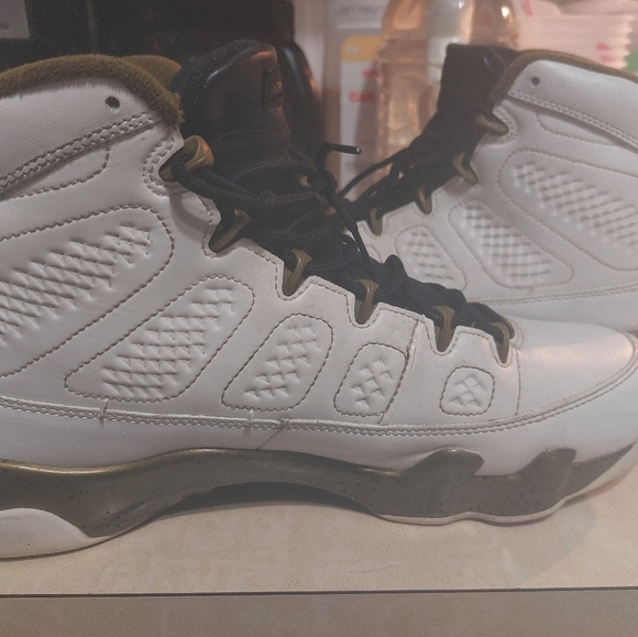 Jordan IX Statue Size 12